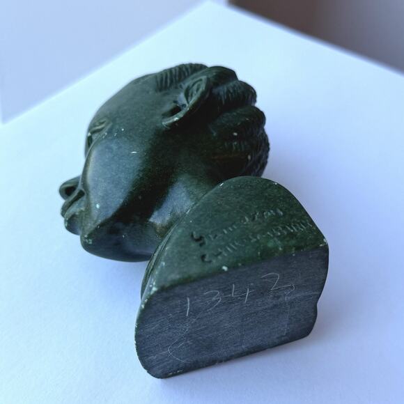 Signed Chikumbirike African Carved Verdite Stone Shona Bust Woman - 4 3/4" - Picture 12 of 12